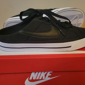 Womens Nike 8.5 court legacy mule